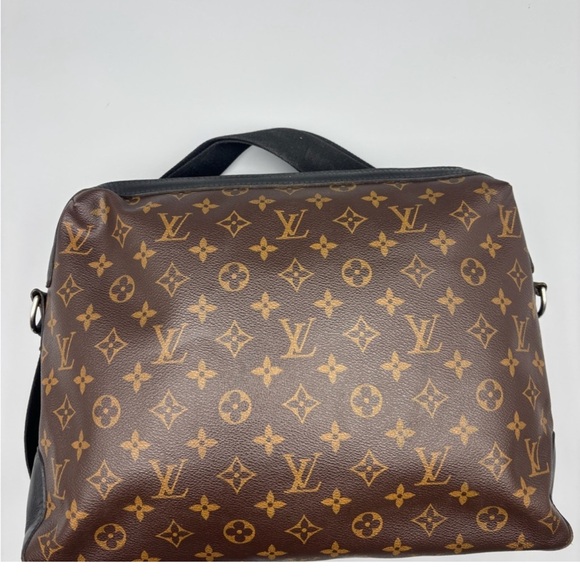 LV MACASSAR MESSENGER MONOGRAM - Picture 4 of 13